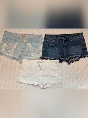 Woman Junior Denim Shorts Lot Size 3